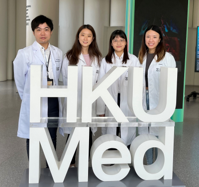 港大醫學院研究團隊估算服用抗精神病藥物或增加乳腺癌風險逾30%。研究團隊成員包括（左起）：港大醫學院藥理及藥劑學系藥物安全及應用研究中心研究助理教授黎子駿博士、研究助理梁晴嵐、學生研究助理吳韋怡及研究助理朱銳淇。
 